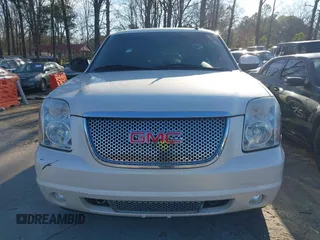 2013 GMC Yukon Denali with VIN 1GKS1EEF0DR121701, listed as a IAAI auction lot 41814818 with 137,177 mi miles. Bid and sale history available at carsss.com. Image 12.