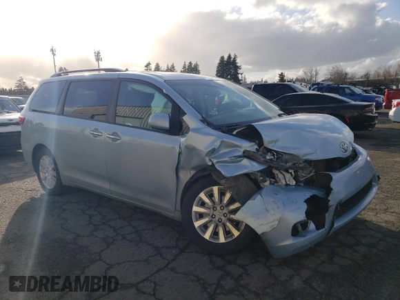 2016 Toyota Sienna Ltd with VIN 5TDDK3DC9GS130111, listed as a Copart auction lot 47661535 with 0 mi miles and Salvage Title. Bid and sale history available at carsss.com. Image 4.