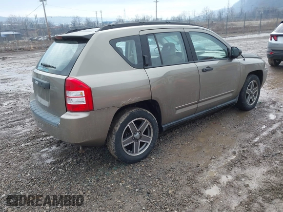 2008 Jeep Compass Sport with VIN 1J8FF47W08D728845, listed as a IAAI auction lot 41673205 with 70,333 mi miles. Bid and sale history available at carsss.com. Image 4.