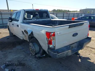 2019 Ford Super Duty F-250 SRW XL with VIN 1FT7W2A61KEG05954, listed as a IAAI auction lot 40849760 with 191,581 mi miles. Bid and sale history available at carsss.com. Image 3.