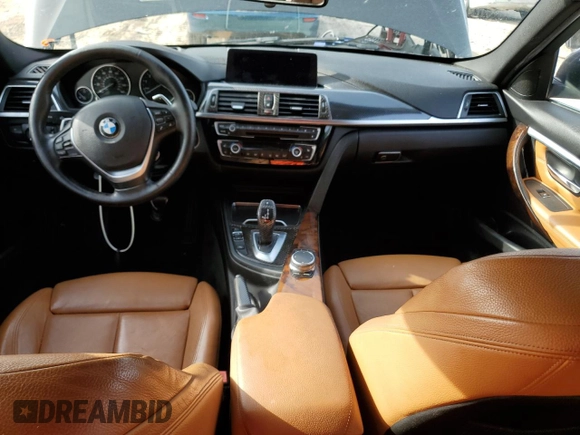 2018 BMW 3 Series 330i xDrive with VIN WBA8D9G55JNU71401, listed as a Copart auction lot 60206935 with Not provided miles and Clean title. Bid and sale history available at DreamBid. Image 8.