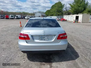 2013 Mercedes-Benz E-Class E 350 Luxury with VIN WDDHF8JB8DA740708, listed as a IAAI auction lot 42050622 with 243,585 mi miles. Bid and sale history available at carsss.com. Image 16.