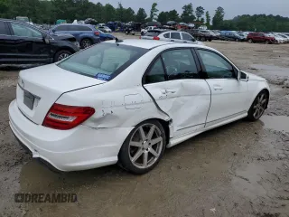 2013 Mercedes-Benz C 250 Sport z VIN WDDGF4HB3DR270325, wystawiony jako Copart lot #57044585 z przebiegiem 107 453 mil mil oraz Szkoda całkowita • Salvage title. Historia ofert i sprzedaży dostępna na DreamBid. Obrazek 3.