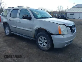 2007 GMC Yukon SLE z VIN 1GKFK13017J116273, wystawiony jako IAAI lot #41868297 z przebiegiem 238 732 mil mil oraz . Historia ofert i sprzedaży dostępna na DreamBid. Obrazek 1.
