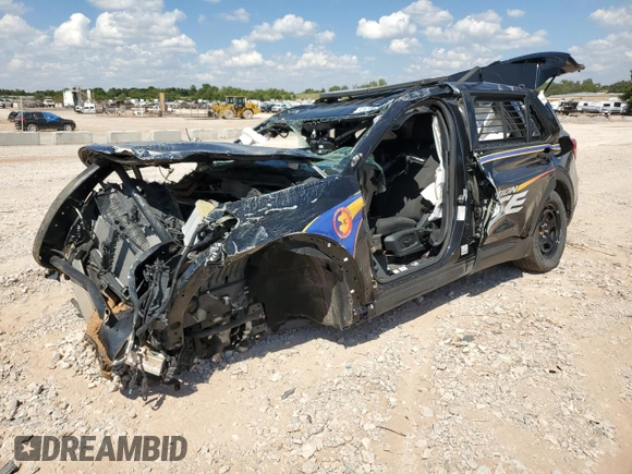 2021 Ford Police Interceptor Utility z VIN 1FM5K8AB5MGB53724, wystawiony jako Copart lot #71199844 z przebiegiem Nie podano mil oraz Szkoda całkowita • Salvage title. Historia ofert i sprzedaży dostępna na DreamBid. Obrazek 1.