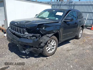 2024 Jeep Grand Cherokee Laredo z VIN 1C4RJHAGXRC252560, wystawiony jako IAAI lot #42071868 z przebiegiem 11 991 mil mil oraz . Historia ofert i sprzedaży dostępna na DreamBid. Obrazek 17.
