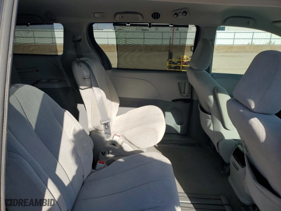 2011 Toyota Sienna LE AAS with VIN 5TDKK3DC7BS011540, listed as a Copart auction lot 48546555 with 198,672 mi miles and Clean Title. Bid and sale history available at carsss.com. Image 11.