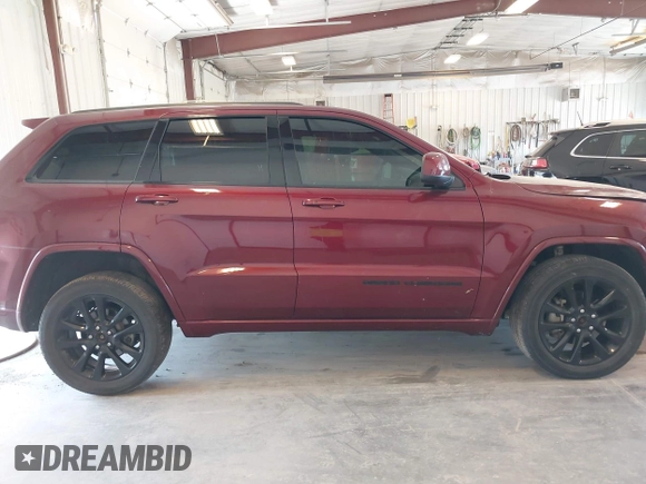 2018 Jeep Grand Cherokee Laredo with VIN 1C4RJFAG1JC152968, listed as a IAAI auction lot 42509667 with 108,319 mi miles and . Bid and sale history available at DreamBid. Image 13.