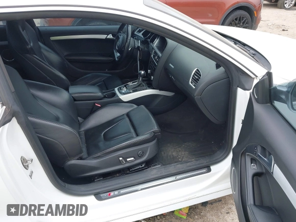 2013 Audi S5 Premium Plus z VIN WAUCGAFR0DA006611, wystawiony jako IAAI lot #41636149 z przebiegiem 212 323 mil mil oraz . Historia ofert i sprzedaży dostępna na DreamBid. Obrazek 5.