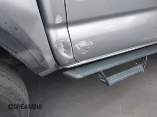 2020 Toyota Tacoma SR5 z VIN 3TMCZ5AN6LM288974, wystawiony jako IAAI lot #42185181 z przebiegiem 94 759 mil mil oraz . Historia ofert i sprzedaży dostępna na DreamBid. Obrazek 19.