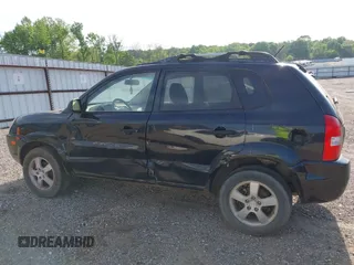2008 Hyundai Tucson GLS with VIN KM8JM12B48U894789, listed as a IAAI auction lot 41943627 with 194,382 mi miles. Bid and sale history available at carsss.com. Image 16.
