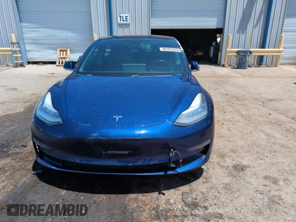 2018 Tesla Model 3 Long Range Battery z VIN 5YJ3E1EBXJF146469, wystawiony jako Copart lot #60101515 z przebiegiem 131 507 mil mil oraz Czysty tytuł • Clean title. Historia ofert i sprzedaży dostępna na DreamBid. Obrazek 5.