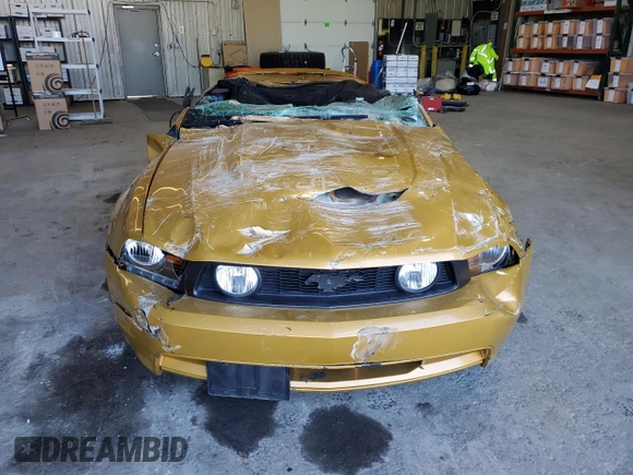 2010 Ford Mustang GT z VIN 1ZVBP8FH3A5120523, wystawiony jako Copart lot #49859765 z przebiegiem Nie podano mil oraz Szkoda całkowita • Salvage title. Historia ofert i sprzedaży dostępna na DreamBid. Obrazek 5.