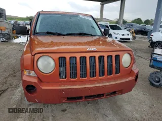 2008 Jeep Patriot Sport z VIN 1J8FT28WX8D649176, wystawiony jako Copart lot #55927795 z przebiegiem 109 587 mil mil oraz Czysty tytuł • Clean title. Historia ofert i sprzedaży dostępna na DreamBid. Obrazek 5.