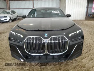 2024 BMW i7 eDrive50 z VIN WBY43EJ08RCS36524, wystawiony jako Copart lot #68248234 z przebiegiem 46 mil mil oraz Szkoda całkowita • Salvage title. Historia ofert i sprzedaży dostępna na DreamBid. Obrazek 5.