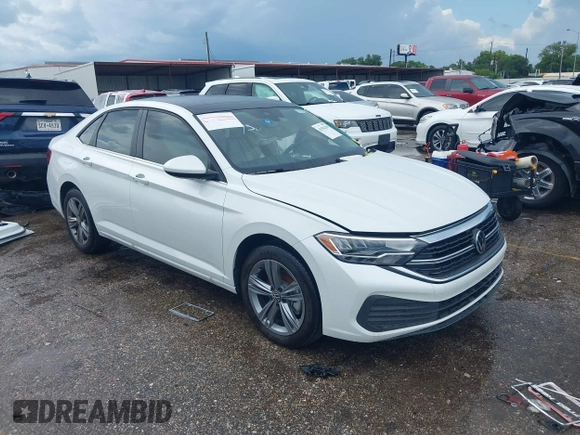 2024 Volkswagen Jetta SE with VIN 3VW7M7BU4RM097738, listed as a IAAI auction lot 42582290 with 2,598 mi miles and . Bid and sale history available at DreamBid. Image 1.
