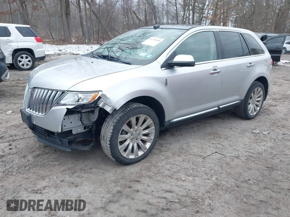 2011 Lincoln MKX with VIN 2LMDJ8JK3BBJ25346, listed as a IAAI auction lot 41716040 with 172,790 mi miles. Bid and sale history available at carsss.com. Image 17.