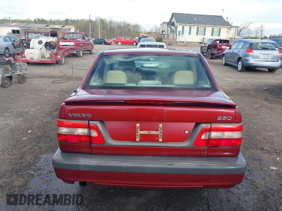 1997 Volvo 850 GT с VIN YV1LS5553V1400395, выставлен на аукционе IAAI как лот 41887637 с пробегом 88 192 миль миль и . История ставок и продаж доступна на DreamBid. Изображение 16.