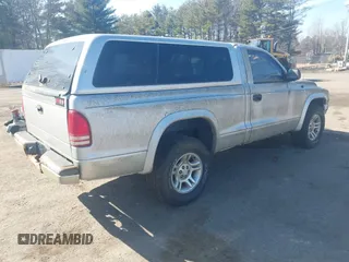 2001 Dodge Dakota with VIN 1B7GG26X31S159885, listed as a IAAI auction lot 41777960 with 91,393 mi miles and . Bid and sale history available at carsss.com. Image 4.