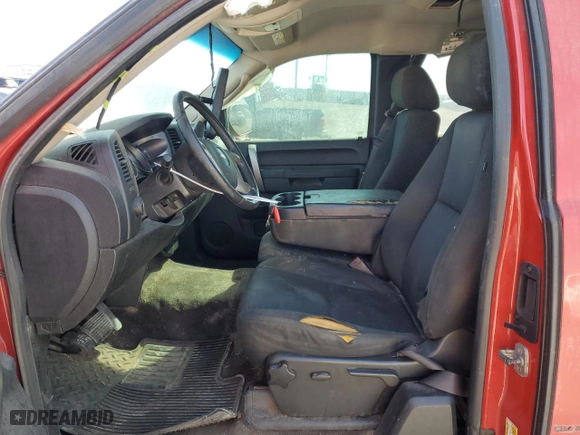 2013 Chevrolet Silverado 1500 LT with VIN 1GCRCSE01DZ136903, listed as a Copart auction lot 46190105 with 207,432 mi miles and Salvage Title. Bid and sale history available at carsss.com. Image 7.