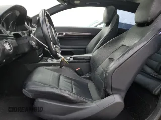 2013 Mercedes-Benz E 550 z VIN WDDKJ7DB8DF202295, wystawiony jako Copart lot #47664525 z przebiegiem 150 329 mil mil oraz Szkoda całkowita • Salvage title. Historia ofert i sprzedaży dostępna na DreamBid. Obrazek 7.