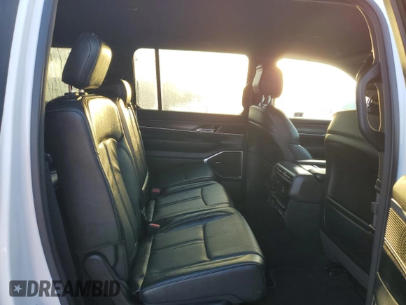 2023 Jeep Wagoneer Series II с VIN 1C4SJRBP0PS543500, выставлен на аукционе Copart как лот 75140514 с пробегом Не указан миль и На запчасти • Non repairable. История ставок и продаж доступна на DreamBid. Изображение 11.