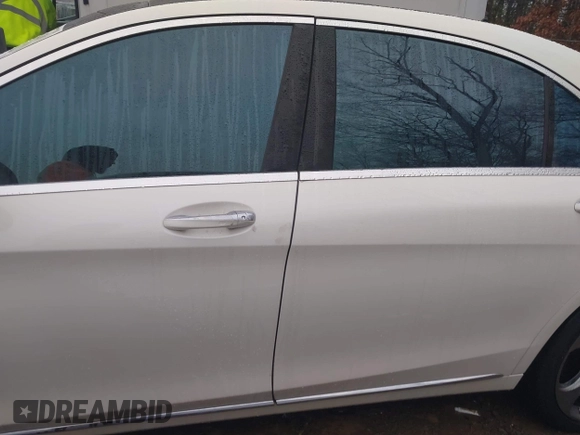 2014 Mercedes-Benz S-Class S 550 with VIN WDDUG8CBXEA052428, listed as a IAAI auction lot 41132291 with 1 mi miles. Bid and sale history available at carsss.com. Image 14.