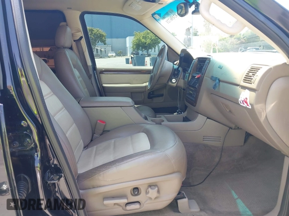 2002 Ford Explorer Eddie Bauer z VIN 1FMDU74E42ZC47584, wystawiony jako IAAI lot #42456721 z przebiegiem 141 518 mil mil oraz . Historia ofert i sprzedaży dostępna na DreamBid. Obrazek 5.