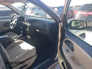 2005 Chevrolet TrailBlazer LT with VIN 1GNDT13S752235509, listed as a IAAI auction lot 41379637 with 131,755 mi miles. Bid and sale history available at carsss.com. Image 5.