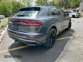 2021 Audi Q8 Premium Plus z VIN WA1EVAF17MD034670, wystawiony jako Copart lot #56331855 z przebiegiem 79 150 mil mil oraz Tytuł czysty. Historia ofert i sprzedaży dostępna na DreamBid. Obrazek 3.