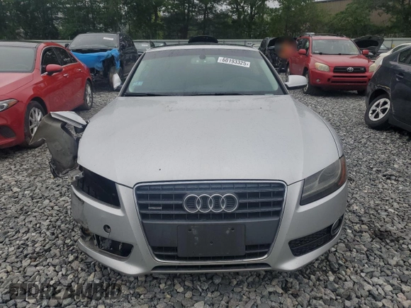 2011 Audi A5 Premium Plus z VIN WAULFAFR9BA007465, wystawiony jako Copart lot #60193325 z przebiegiem 90 951 mil mil oraz Czysty tytuł • Clean title. Historia ofert i sprzedaży dostępna na DreamBid. Obrazek 5.