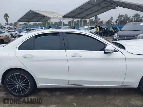 2019 Mercedes-Benz C 300 с VIN 55SWF8DB2KU309300, выставлен на аукционе IAAI как лот 41894814 с пробегом 50 745 миль миль и . История ставок и продаж доступна на DreamBid. Изображение 12.
