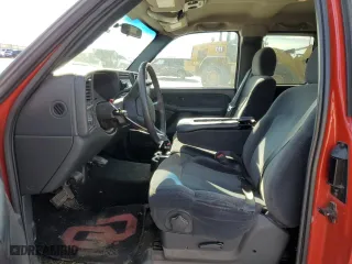 2002 Chevrolet Silverado 1500 LT with VIN 2GCEC19TX21252006, listed as a Copart auction lot 84839084 with 198,778 mi miles and Salvage Title. Bid and sale history available at carsss.com. Image 7.