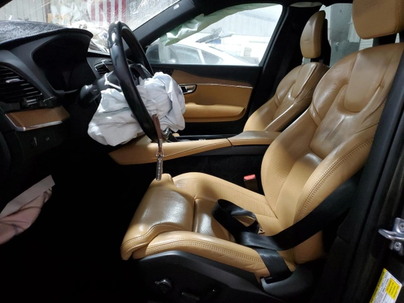 2020 Volvo XC90 Inscription with VIN YV4A22PL4L1531367, listed as a Copart auction lot 85171824 with 83,382 mi miles and Salvage Title. Bid and sale history available at carsss.com. Image 7.