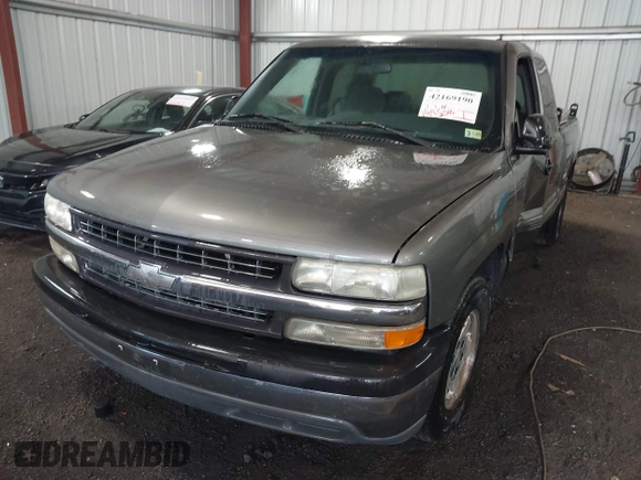 2002 Chevrolet Silverado 1500 LS with VIN 2GCEC19V021362192, listed as a IAAI auction lot 42169190 with 147,238 mi miles and . Bid and sale history available at DreamBid. Image 17.
