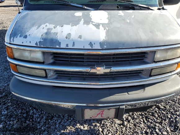 2000 Chevrolet Express Van with VIN 1GAHG39R8Y1258153, listed as a Copart auction lot 82823374 with 172,336 mi miles and Salvage Title. Bid and sale history available at carsss.com. Image 12.