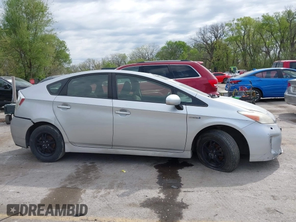 2013 Toyota Prius One with VIN JTDKN3DU1D5627906, listed as a IAAI auction lot 41971669 with 227,726 mi miles. Bid and sale history available at carsss.com. Image 13.
