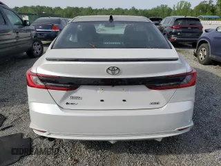 2025 Toyota Camry LE z VIN 4T1DAACK0SU015011, wystawiony jako Copart lot #53547485 z przebiegiem 2 200 mil mil oraz Szkoda całkowita • Salvage title. Historia ofert i sprzedaży dostępna na DreamBid. Obrazek 6.