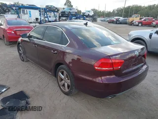 2012 Volkswagen Passat SE с VIN 1VWBH7A3XCC079924, выставлен на аукционе IAAI как лот 42333339 с пробегом 108 173 миль миль и . История ставок и продаж доступна на DreamBid. Изображение 3.