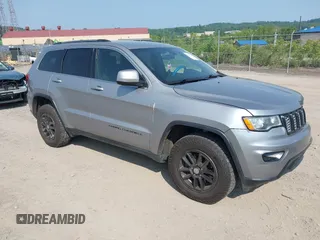 2019 Jeep Grand Cherokee Altitude z VIN 1C4RJFAG3KC849107, wystawiony jako IAAI lot #42423712 z przebiegiem 49 875 mil mil oraz . Historia ofert i sprzedaży dostępna na DreamBid. Obrazek 1.