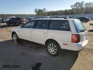 2003 Volkswagen Passat GLS with VIN WVWVD63B43E323839, listed as a Copart auction lot 81100434 with 164,795 mi miles and Salvage Title. Bid and sale history available at carsss.com. Image 2.