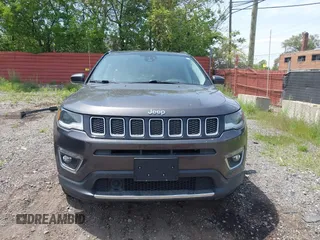 2018 Jeep Compass Limited z VIN 3C4NJDCB4JT284146, wystawiony jako IAAI lot #42375947 z przebiegiem 84 481 mil mil oraz . Historia ofert i sprzedaży dostępna na DreamBid. Obrazek 13.