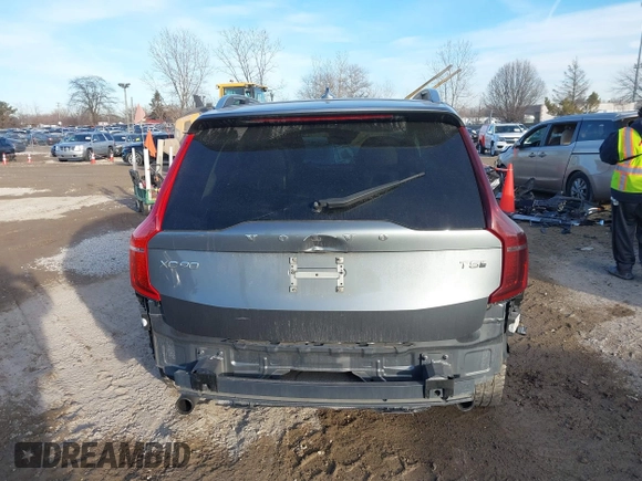 2019 Volvo XC90 Momentum with VIN YV4102PK0K1419547, listed as a IAAI auction lot 41501474 with 39,227 mi miles. Bid and sale history available at carsss.com. Image 16.