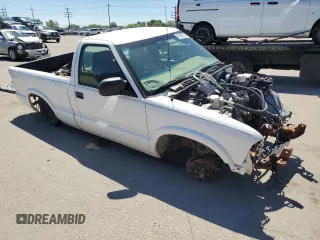 2002 GMC Sonoma SL z VIN 1GTCS145928258587, wystawiony jako Copart lot #56032085 z przebiegiem Nie podano mil oraz Tytuł czysty. Historia ofert i sprzedaży dostępna na DreamBid. Obrazek 4.