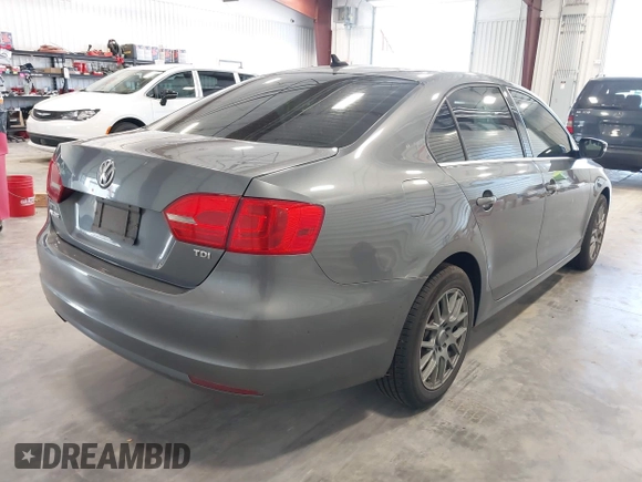 2014 Volkswagen Jetta TDI with VIN 3VWLL7AJ9EM374323, listed as a IAAI auction lot 42707922 with 153,447 mi miles and . Bid and sale history available at DreamBid. Image 4.