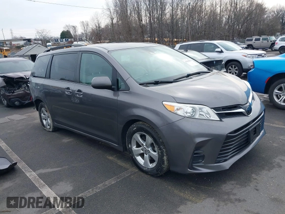 2018 Toyota Sienna LE Auto Access Seat with VIN 5TDKZ3DC1JS953593, listed as a IAAI auction lot 41478930 with 171,792 mi miles. Bid and sale history available at carsss.com. Image 1.