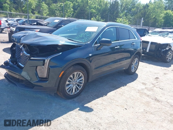 2025 Cadillac XT4 FWD Premium Luxury z VIN 1GYFZCR47SF146106, wystawiony jako IAAI lot #42324320 z przebiegiem 4 601 mil mil oraz . Historia ofert i sprzedaży dostępna na DreamBid. Obrazek 18.