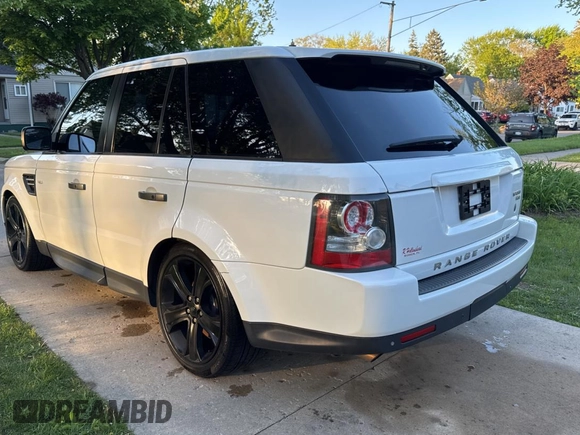 2011 Land Rover Range Rover Sport HSE with VIN SALSF2D4XBA269774, listed as a Copart auction lot 56608025 with 180,700 mi miles and Clean title. Bid and sale history available at DreamBid. Image 3.