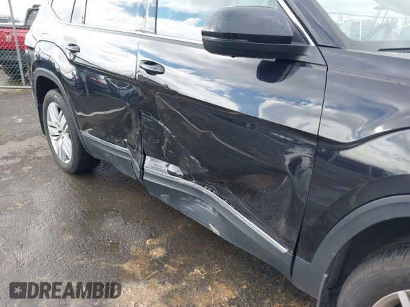2018 Volkswagen Atlas SEL Premium z VIN 1V2NR2CA5JC533259, wystawiony jako IAAI lot #41799476 z przebiegiem 49 616 mil mil oraz . Historia ofert i sprzedaży dostępna na DreamBid. Obrazek 6.