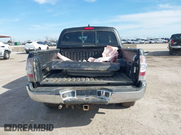 2015 Toyota Tacoma z VIN 3TMLU4ENXFM206669, wystawiony jako IAAI lot #41323365 z przebiegiem 102 297 mil mil oraz . Historia ofert i sprzedaży dostępna na DreamBid. Obrazek 16.